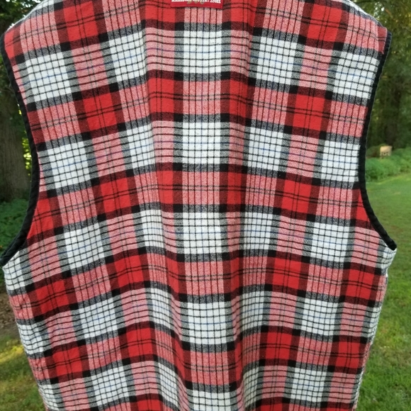 SOLD💥Vintage Marlboro Country Store vest - Picture 2 of 4